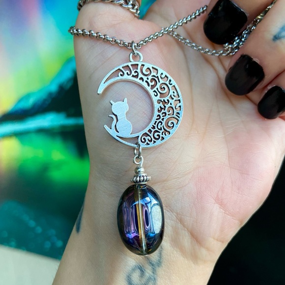 Crystal cat moon necklace . Black iridescent rainbow aura crystal & silver charm - Picture 11 of 15